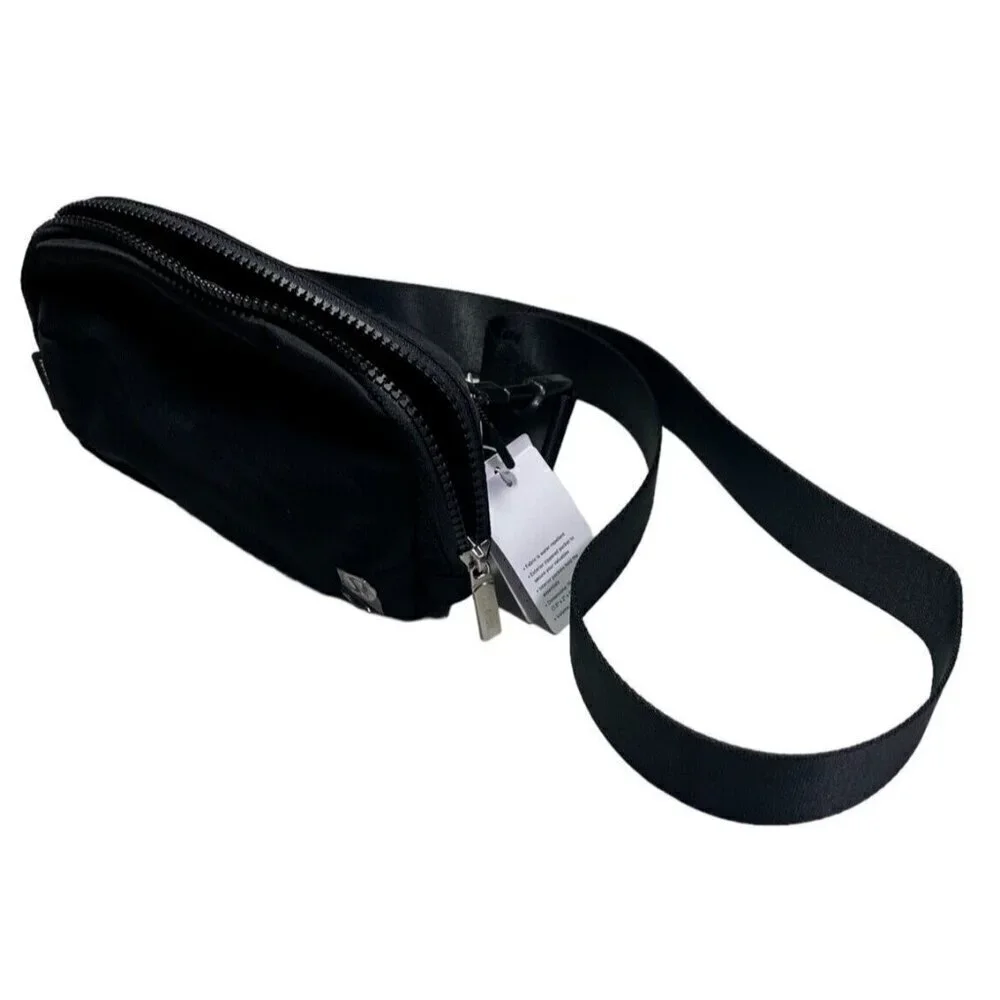 NWT Lululemon Everywhere waist bag & Fanny Pack Extended Strap Black - Picture 9 of 12